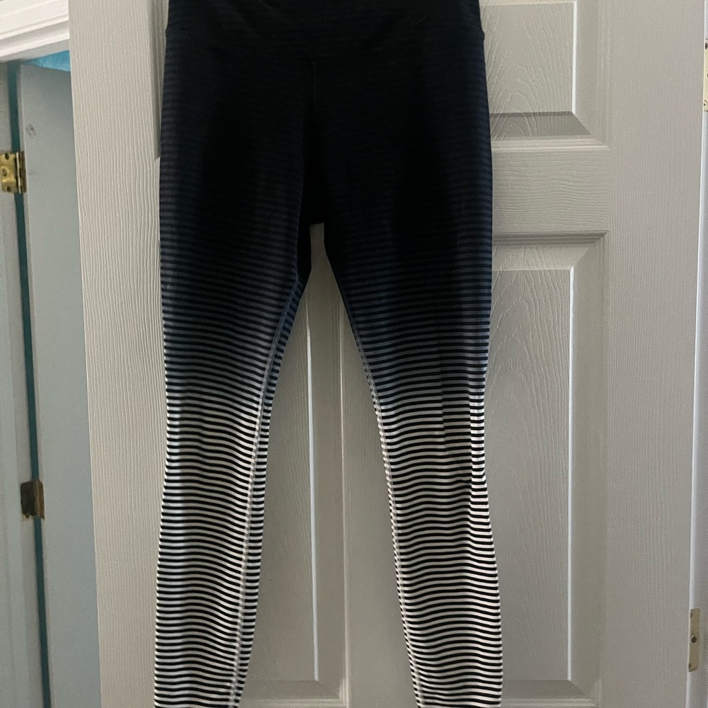 Nike Black and White Gradient Kids Leggings